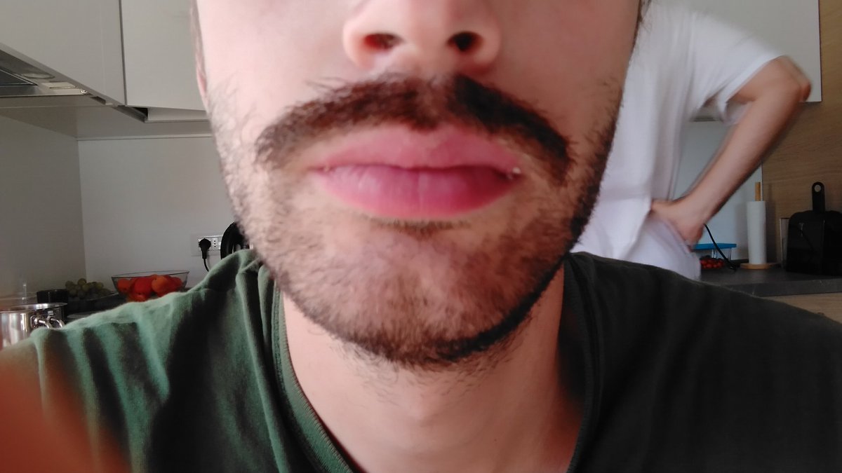SteGhezzi's tweet photo. Pornobaffo is back (comprensivo di spettinatura post sveglia) https://t.co/3juJllxrLJ