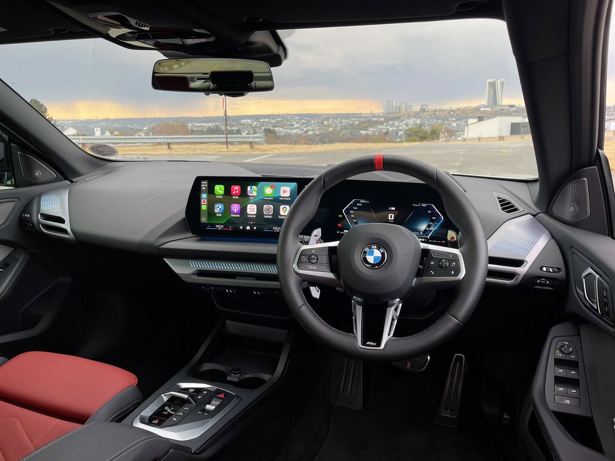 khuleonwheels's tweet photo. Today we hand back the keys to the BMW M235 xDrive Gran Coupe. In terms of looks, there are definitely split opinions. We like the overall sporty vibe, especially with the M Performance bits. Inside is a good place to be, with our highlight feature…
#BMWSA #THE2 #M235 https://t.co/GUvslOnF2k
