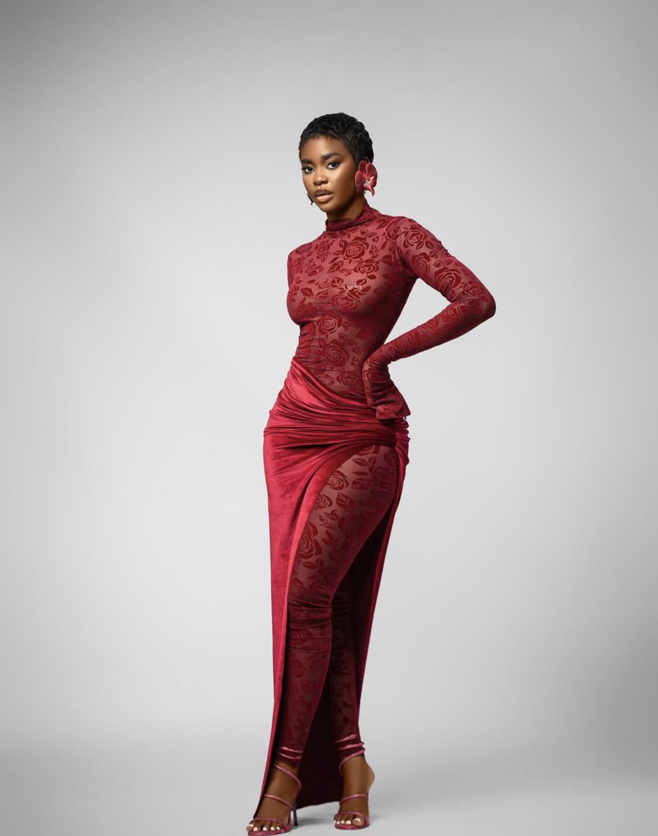 cincoworld's tweet image. For those complaining let’s do it the other way around and see which fan base is stronger!

Like for  Dede❤️
Retweet for Imisi🔁

#BBNaija #BBNaijaS10 #DedeAshiogwu #ImisiAyanwale