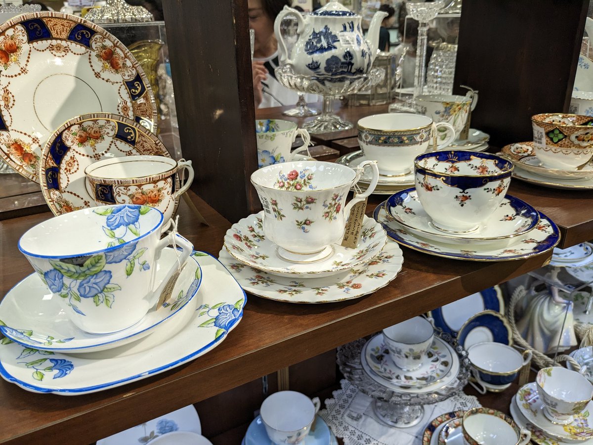 マップィンアンドウェップのティーカップセットは、まるで芸術品のような美しさ。繊細な柄や洗モダンなデザインが、上質で時を超えて愛される逸品。☕ 眺めているだけでも至高の喜び。