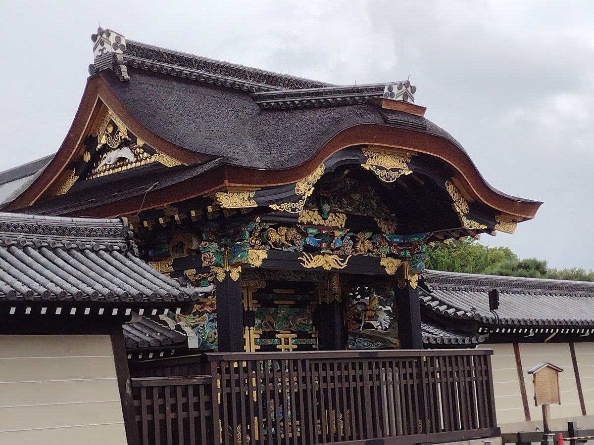 pepperpolice's tweet photo. 西本願寺の飛雲閣。京都の街歩きを通して思ったのは、駅前にもイオンモールKYOTOにも少し足を休めるような椅子が置いてあるスペースがないこと。
 #京都  #西本願寺 https://t.co/j7jkKBwC9E