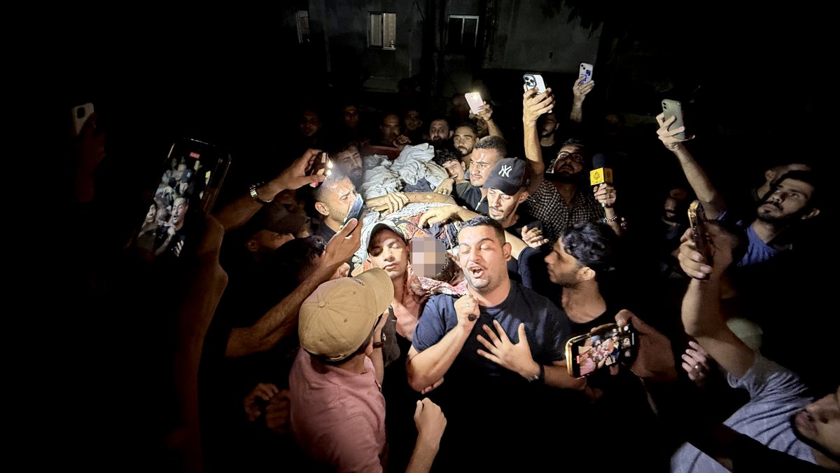 İsrail ordusunun Gazze'de gazeteci çadırına düzenlediği doğrudan saldırıda hayatını kaybeden Al Jazeera muhabiri Enes eş-Şerif’in vasiyeti yayımlandı ⤵️

❝Bu benim vasiyetim ve son mesajım.

Eğer bu sözler size ulaşmışsa, bilin ki İsrail beni öldürmeyi ve sesimi susturmayı