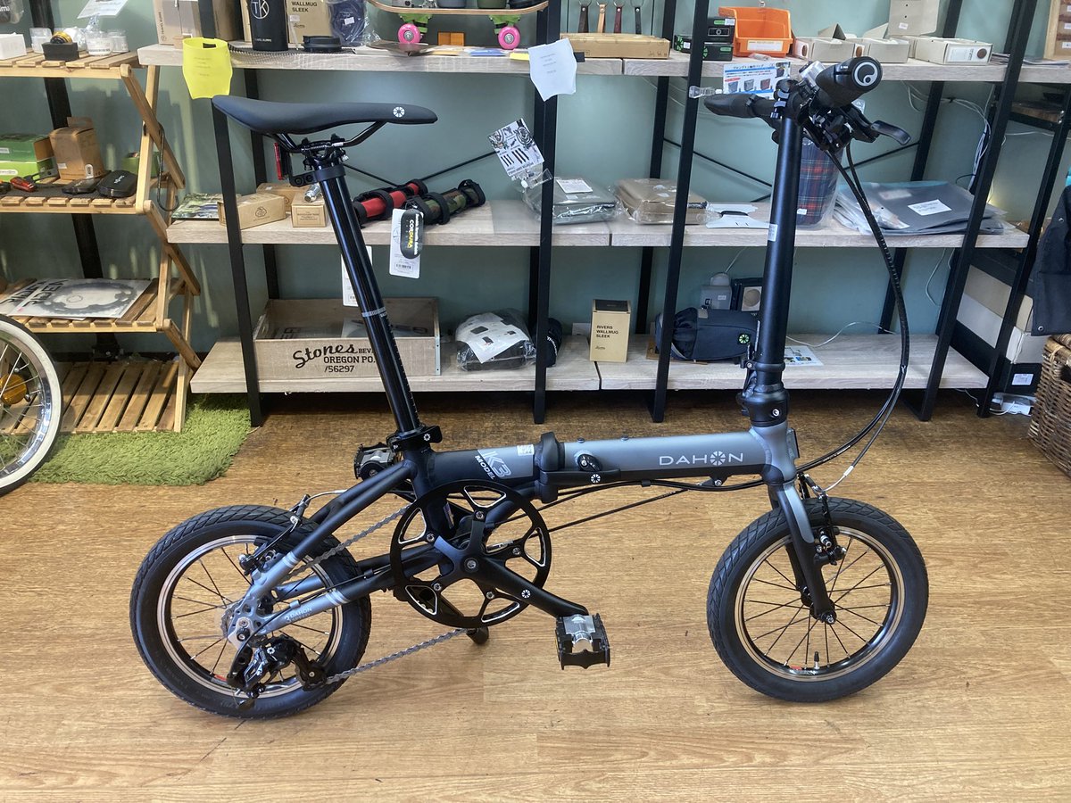 calmaxnabesan's tweet photo. 📢🎊ダホンＫ３モノトーンの納車式🥳📣

#FD7 #ergonGP1 #CST_C1959 #K3 https://t.co/qhmEZ6ie7E
