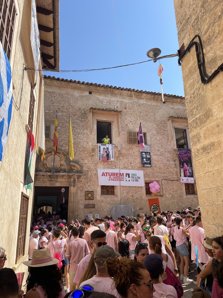 Avui som al barri de Sineu!