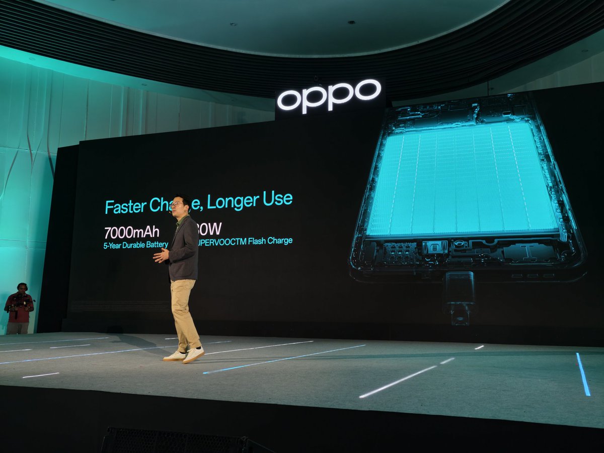 TechValid_'s tweet photo. 7000mAh battery, 80W SUPERVOOC, Bypass Charging.
#OPPOK13TurboSeries #LiveUnstoppable #OPphone https://t.co/zKO5sXo6gc
