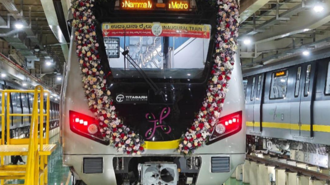 RailAnalysis's tweet image. PM Modi #inaugurates #BangaloreMetro #Yellowline and lays foundation for #Phase3 expansion

Read more: railanalysis.in/metro/pm-modi-…

#Titagarh #CRRC #Metro #Nammametro #BMRCL  #Phase2  #Trainsets #RVroad #Bommasandra #Foundationlaid #Stations #Urbanmobility #Railanalysis