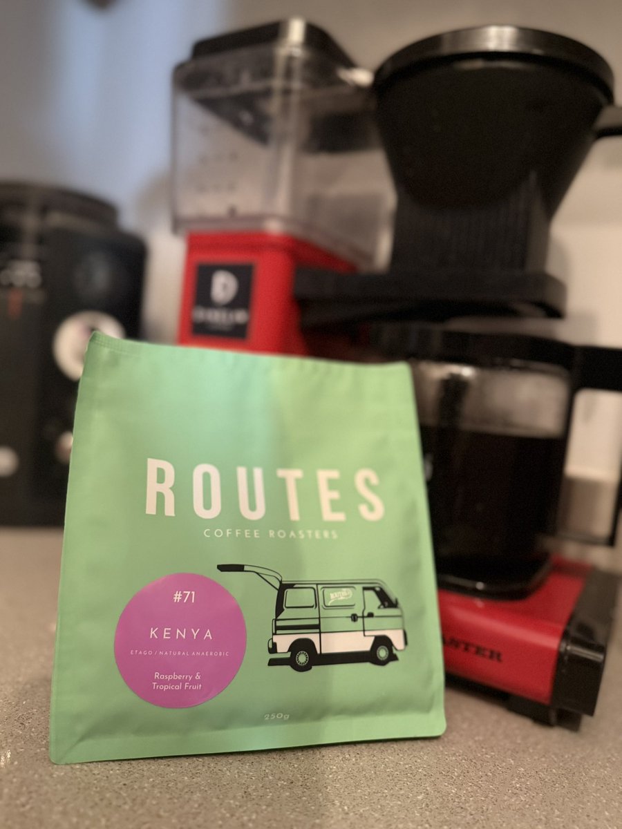 Today on the <a href="/MoccamasterEU/">Moccamaster</a> we have <a href="/RoutesCoffee/">Routes Coffee</a> which had got lost at the back of the cupboard (April roast) but is packing a super fresh fruity punch (via <a href="/dogandhatlove/">Dog and Hat Coffee</a> sub)
