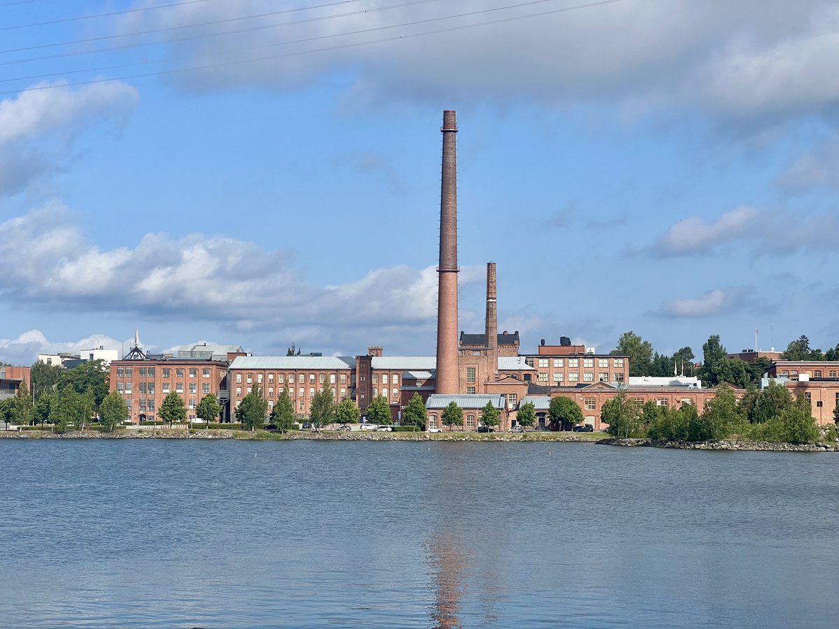 RanasTweets's tweet image. Tag 2 des Vaasan Marssi führte vom Zentrum #Vaasa s in den Norden. Man kommt am Rathaus/Gericht, durch ein kleines ehemaliges Industriegebiet, das Univeritätsgelände und an einem Bootsmuseum vorbei. #Vaasa #IML #RanagoesFinland