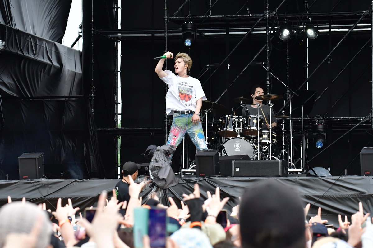 luckyfm_fes's tweet photo. 【SetList + Live Photos】
JAEJOONG
LuckyFes'25
RAINBOW STAGE 8/11(月)  13:20〜
▶︎https://t.co/44oDclqbBl

【SetList】
1. Glorious Day
2. BREAKING DAWN
3. Humanity
4. Last VoW
5. Summer J
6. Miracle

@bornfreeonekiss 
#JAEJOONG #金在中 #ジェジュン #김재중 #JJ #kimjaejoong https://t.co/xXpWINWIWm