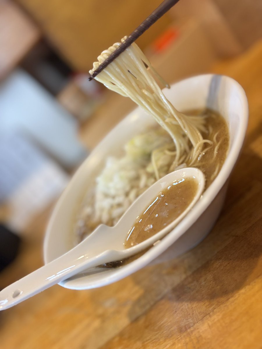 會さんで、かけ濁ニボハーフ玉ねぎ☺️
美味い😋🍴
濃厚民族の方2名様御来店頂いたみたいで
遠路ありがとうございます😊🍜

平八さんのドSあん肝と港玉が食べたい🩷
#中華蕎麦會
#煮干
#煮干平八
#濃厚民族
#横須賀