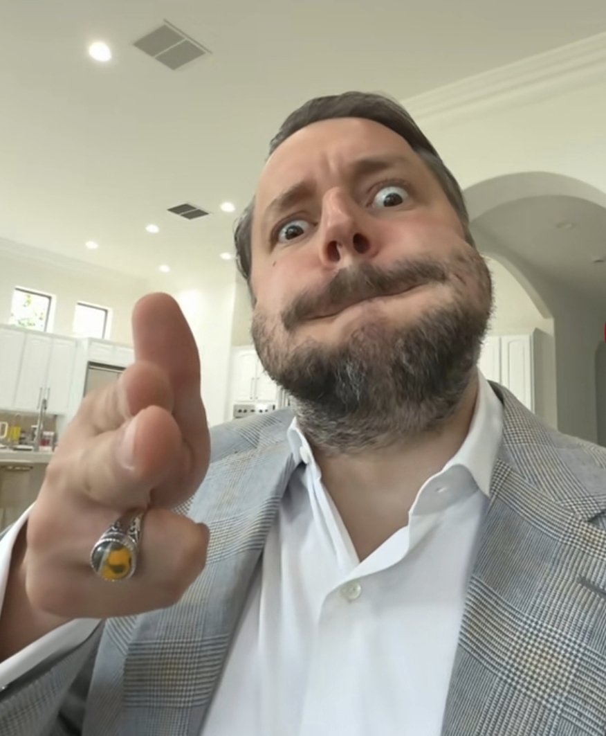 JodeBen1's tweet photo. @aileenxchiara_ @Scurrows Leute die durch Casino streams selbst spielsüchtig werden haben ganz andere Probleme im Leben https://t.co/jsv74StwTF