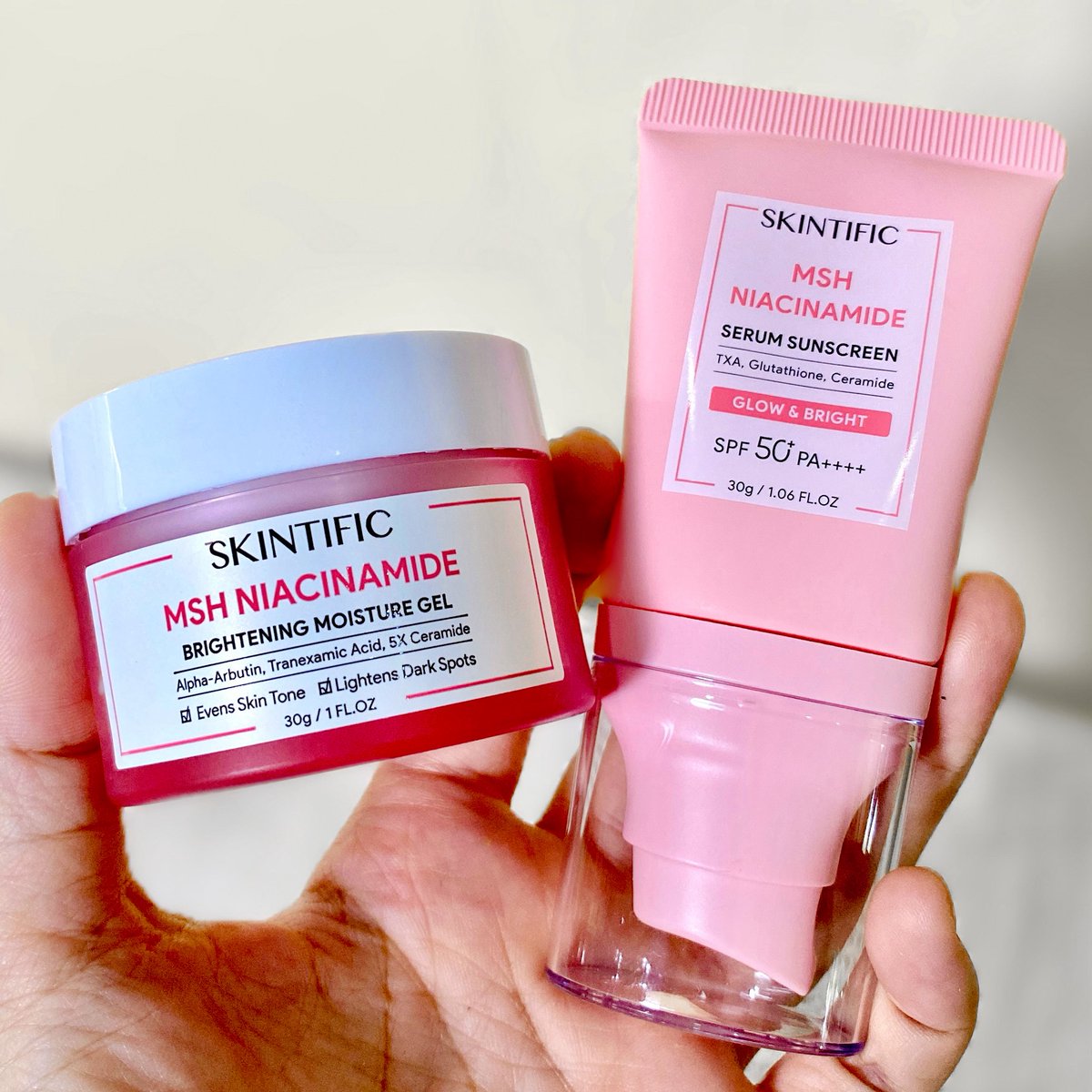 polypeelo's tweet image. #Skintific #Niacinamide ที่ราคาโคตรเบา
💖 MSH Niacinamide Brightening Moisture Gel ชอบเนื้อสัมผัสที่บางเบา ซึมไวมากกก ผิวไบร์ท เรียบเนียน ลดรอย ใช้ก่อนแต่งหน้าคือที่สุดดด
☀️กันแดดเนื้อน้ำ MSH Niacinamide Serum Spf50+Pa++++ หลอดชมพู เนื้อบางเบา เบาผิว ชห. เบาที่สุดแล้วมั้ง