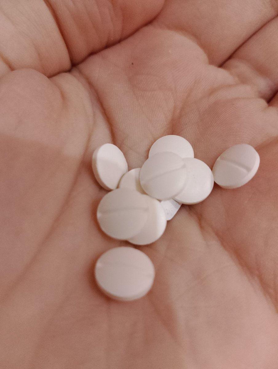 bogdankosx's tweet photo. Just took 7 biperiden, 2 more to take. Wish me luck https://t.co/DsnXgZQVCG