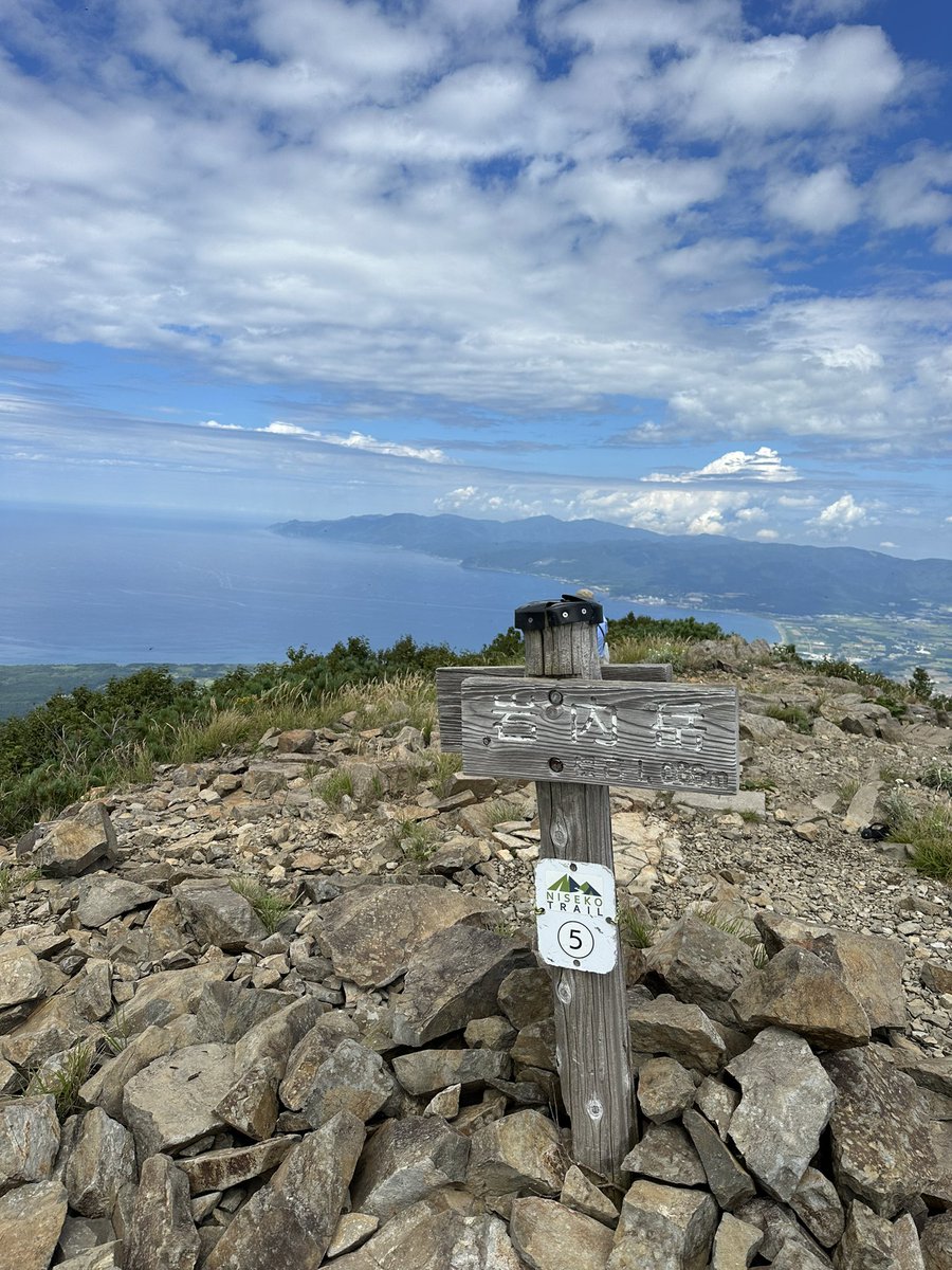 mako_10s's tweet photo. 本日、山の日なので
山に登りました⛰ https://t.co/PbuSE62f0P