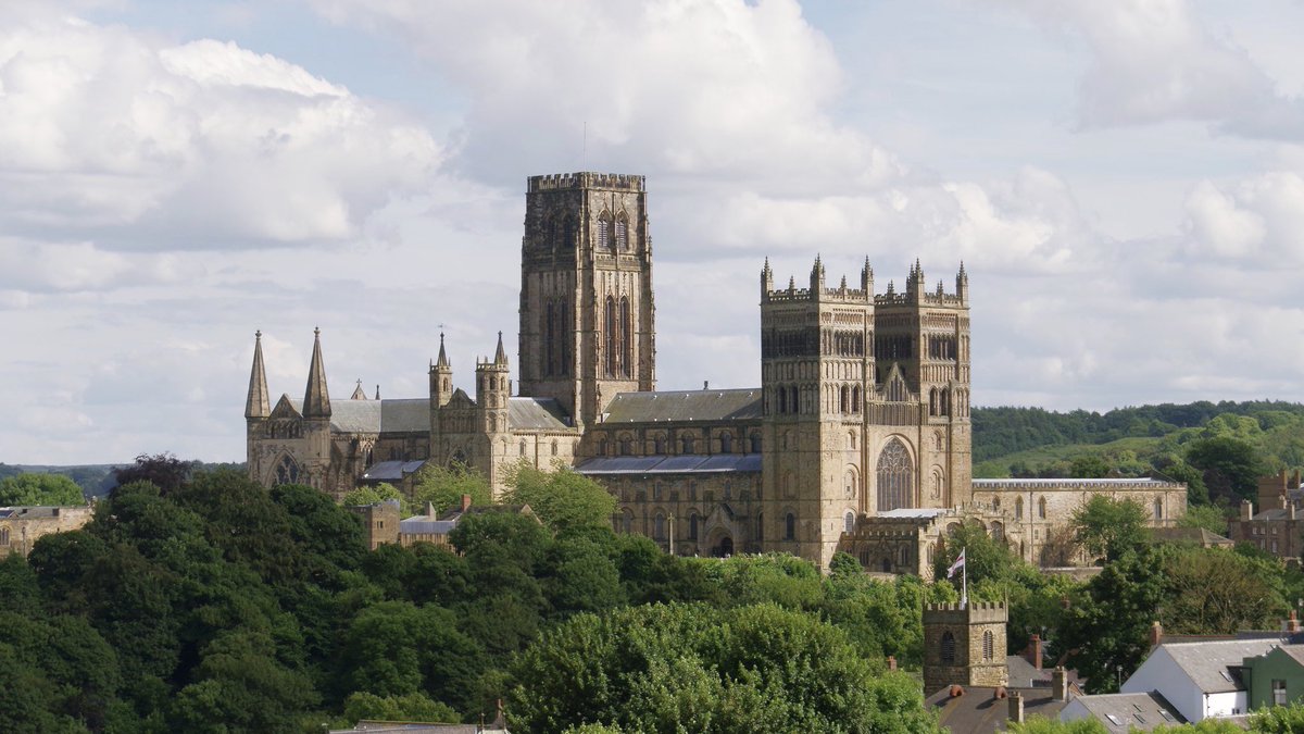 NorthAges's tweet image. Máel Coluim (III) mac Donnchada, king of Alba; William de St Calais, bishop of Durham; and Turgot, its prior, took part in a foundation ceremony for a Norman cathedral befitting the relics of Cuthbert and Bede #OTD in 1093.
