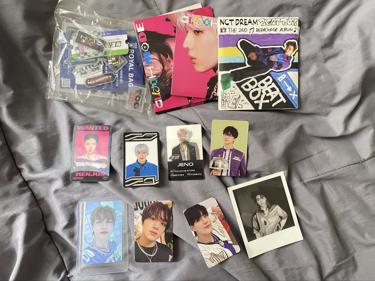 jmjhy's tweet photo. ใครเหมาเอาไปเลย400ส่งฟรีแถมข้างบนทั้งหมด ใครจะซื้อแยกอันละ50นะคะ ค่าส่ง30บาท ดูเพิ้มเติมทักมาได้ค่ะ #ตลาดนัดnctdraem #ตลาดนัดnct #ตลาดนัดnct127 https://t.co/CI9gO4RAnO
