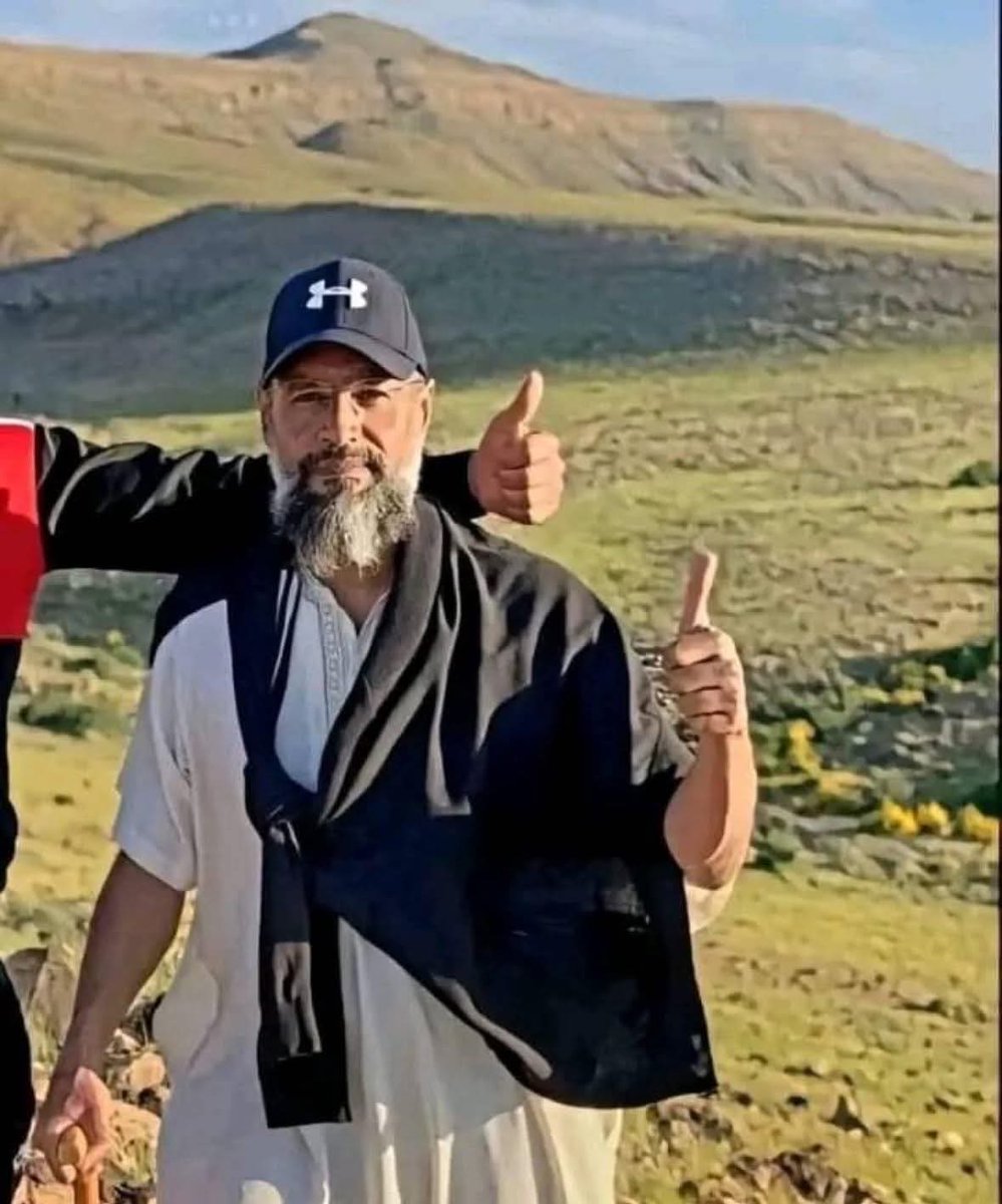 حين يحبك الله ثم الناس جميع الحروب التي س تدخلها س تخرج منها منتصرا  وسيف الأسلام يملك ما لا يملكه الآخرون ليس مالا  بل حبا لا يشترى ب كنوز الدنيا .