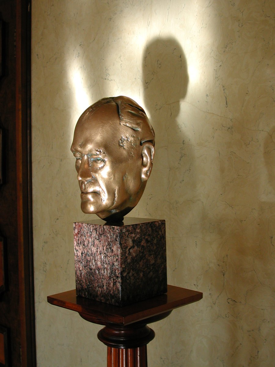 Estonian MFA 🇪🇪 | 🌻 #StandWithUkraine (@mfaestonia) on Twitter photo Today marks 1⃣2⃣0⃣ years since the birth of Ernst Jaakson, the world’s longest-serving diplomat.
A symbol of #Estonia’s statehood in exile in the U.S., he upheld 🇪🇪's legal continuity & hope.
He firmly believed injustice can’t last forever. His words still resonate today. Today marks 1⃣2⃣0⃣ years since the birth of Ernst Jaakson, the world’s longest-serving diplomat.
A symbol of #Estonia’s statehood in exile in the U.S., he upheld 🇪🇪's legal continuity & hope.
He firmly believed injustice can’t last forever. His words still resonate today.