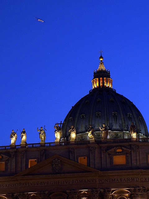 11 de Agosto 1492: en Roma (actual Italia 🇮🇹), el cardenal español Rodrigo de Borja es elegido Papa, y adopta el nombre de Alejandro VI.