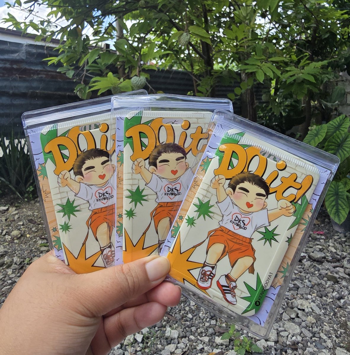 kengsooya1's tweet photo. 💥Buy the ticket (from the site) from today (11 August) to Friday (15 August) and dm me your proof. The first 5 to dm me will get both the chopsticks and the card holder. ♥︎

rt please

#DOitinManila #DOITinMNL #Kyungsoo https://t.co/i25jCDN0oc