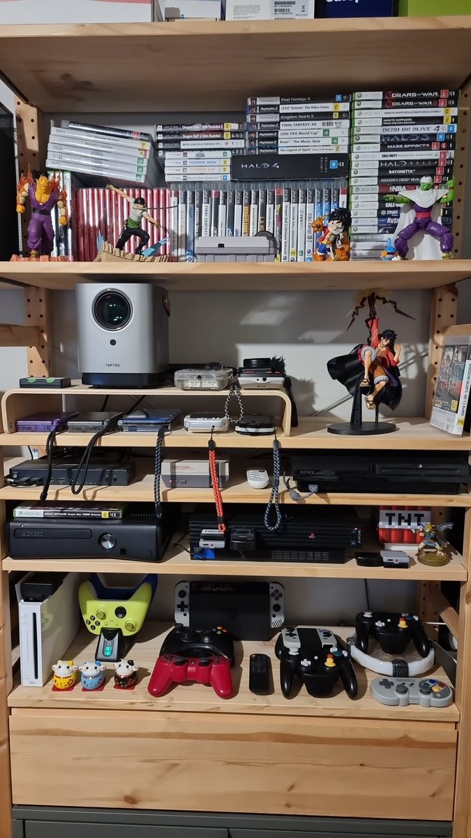randomfabstuff's tweet photo. @pureMetatron I have them both, I think both had pros and cons... if only xbox was bluray I would pick 360... https://t.co/EzIbSrmUpm