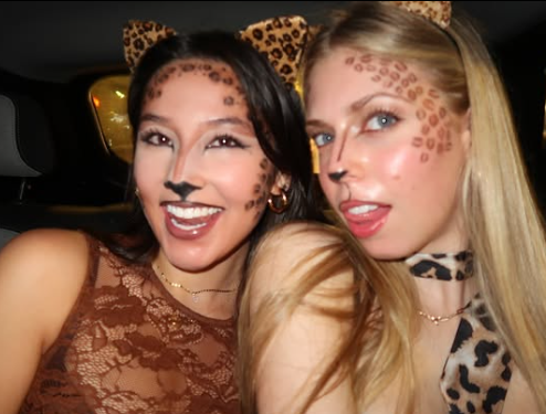 evacarl11's tweet image. 💋 Purrfectly dangerous

#needlogo #logoneed #new #streamer #smallstreamers #furry #Vtuber #obsstudio #streamlab #twitchstreamer #FashionPurr #LeopardQueen #OOTN #NightStyle #CatEyeVibes #ChicAndWild #CityAesthetic #StyleWithAttitude #LeopardPrintLover #UrbanWild #GlowInTheDark