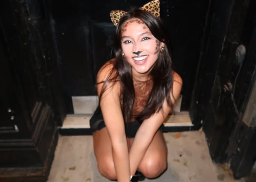 evacarl11's tweet image. 💋 Purrfectly dangerous

#needlogo #logoneed #new #streamer #smallstreamers #furry #Vtuber #obsstudio #streamlab #twitchstreamer #FashionPurr #LeopardQueen #OOTN #NightStyle #CatEyeVibes #ChicAndWild #CityAesthetic #StyleWithAttitude #LeopardPrintLover #UrbanWild #GlowInTheDark