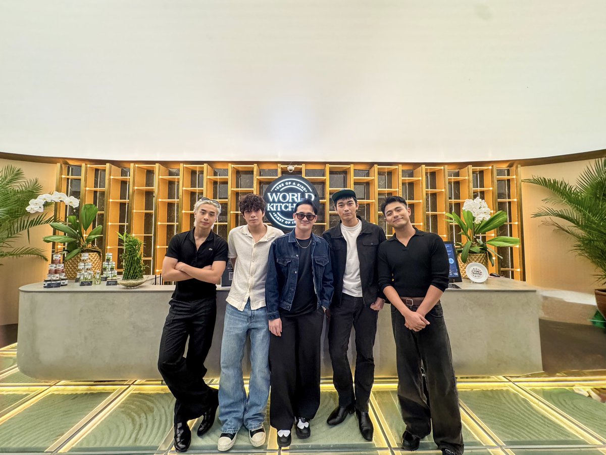 AranetaCity's tweet photo. Thank you for dining at World Kitchens, @bgyo_ph ! ✨
We hope you enjoyed the comforting flavors of the world, and we look forward to seeing you again soon for your first solo concert at the #CityOfFirsts! ❤️
#WorldKitchens #AranetaCity #BGYO #BGYO_TheFirstSoloConcert https://t.co/qM3vnsHKmO