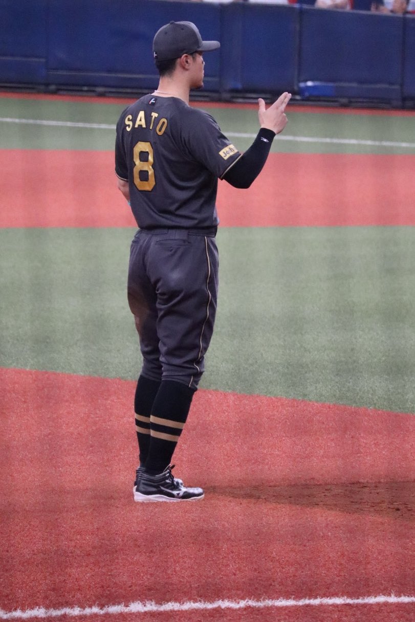 阪神タイガース L 佐藤輝明 B-LUCK DYNAMITE 黒 ユニフォーム 阪神