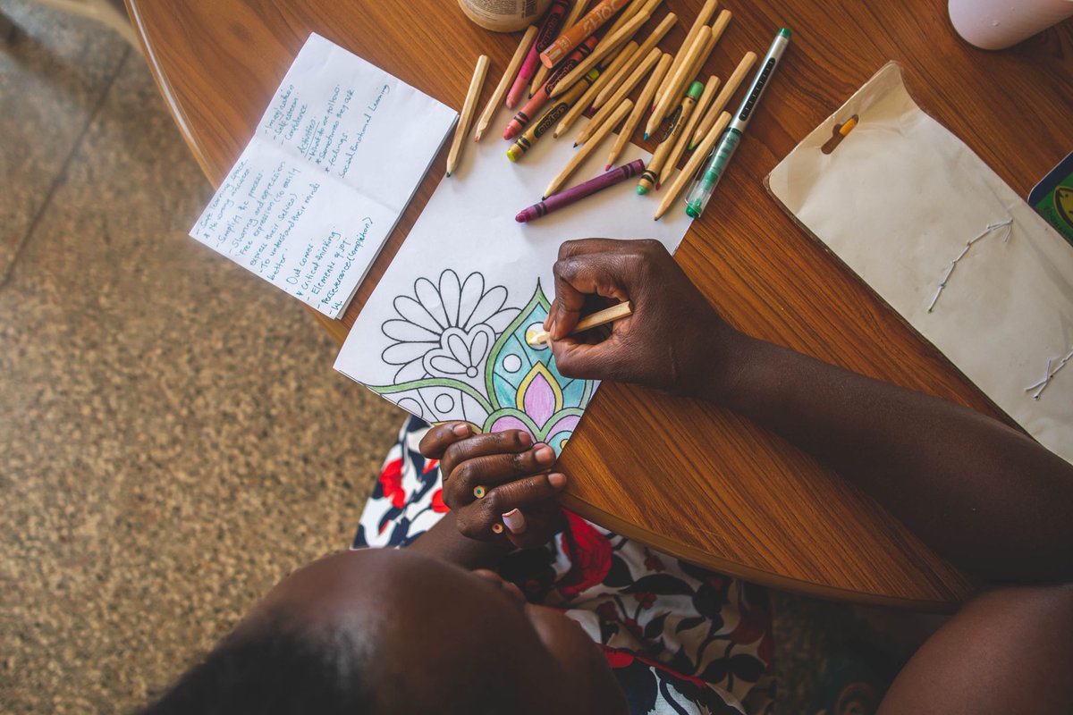 FacesUpUganda's tweet photo. We absolutely love it when #educators kick off their journey with the #Art4Educators program by diving headfirst into the joy and beauty of artistic expression!
At first, many believe they are “not artists,” but by the end of the sessions, they discover a remarkable transformation. It’s not about skill or talent; it’s all about the freedom to express, the creative process, and the joy of sharing that experience!
As educators embrace this journey, they truly realize the incredible power of art. Their enthusiasm blossom, inspiring them to bring this transformative experience to even more children.
Our friends @bangaafayo1 are thrilled to put these newfound skills into action this holiday season, and we can’t wait to see the magic unfold!
#FacesUp #ArtsEducation #communityarts