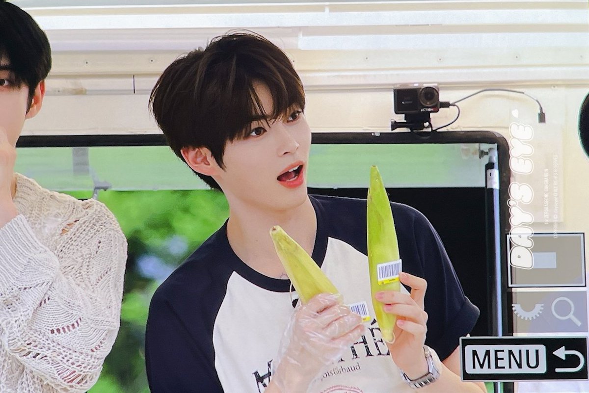 dayseye613's tweet photo. 250811 반짝투어
옥수수 앙🌽🌽
#성한빈 #SUNGHANBIN #成韓彬 #ソンハンビン #ZB1 #ZEROBASEONE #제로베이스원 https://t.co/L2iwiOpsxE