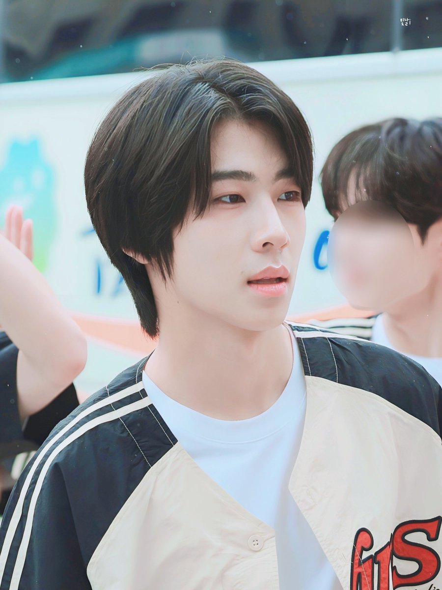 미남이 자꾸 꼬셔요 ㅠ
잘생긴거 소문내야지 #니안보행