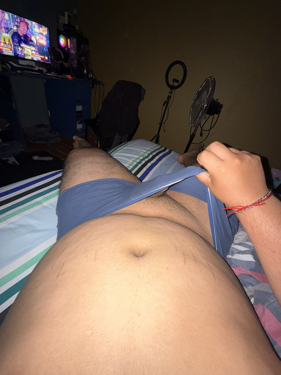 Grayhan08's tweet photo. https://t.co/xUYXL6NNqI se asoma pero no saluda 👀 estoy muy cansado, seria muy rico que me desleches antes de dormir 🤤 #bigboytwitter #xxx #fypシ゚viral #pornocasero #masturbándose #viralvideo #porno #gorditos #onlyfans #only #hot #suscribete #oso #gordo https://t.co/TEDwsHRDvH