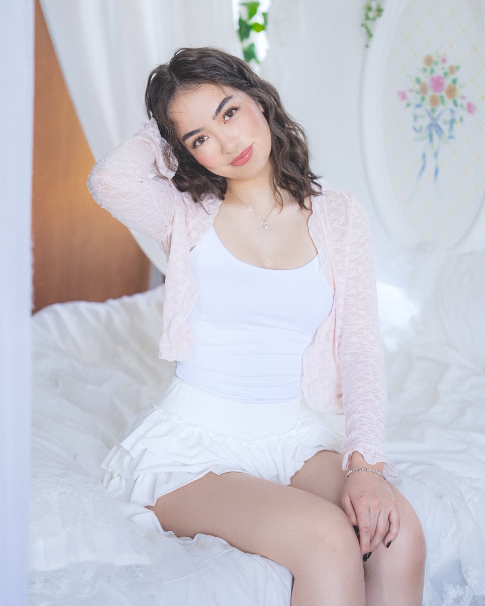 sakurashymk's tweet photo. more pics from the shoot 💘😇 https://t.co/KkhJhsQFnP