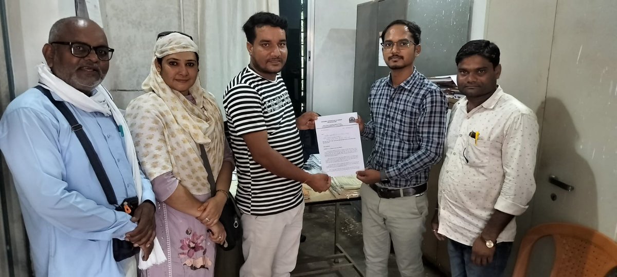 NccmCG23's tweet photo. #BrownToGreen 
Promoting #SecondCropping in rice fallow lands,our team visited Pamgarh,Janjgir-Champa(Chhattisgarh)&amp; handed a Policy Brief to Tehsildar Shri Mahendra Kumar  for Honble CM. Grateful for his support in pushing policy changes for farmer empower&amp; a sustainable future https://t.co/kt1pXnx3Ws