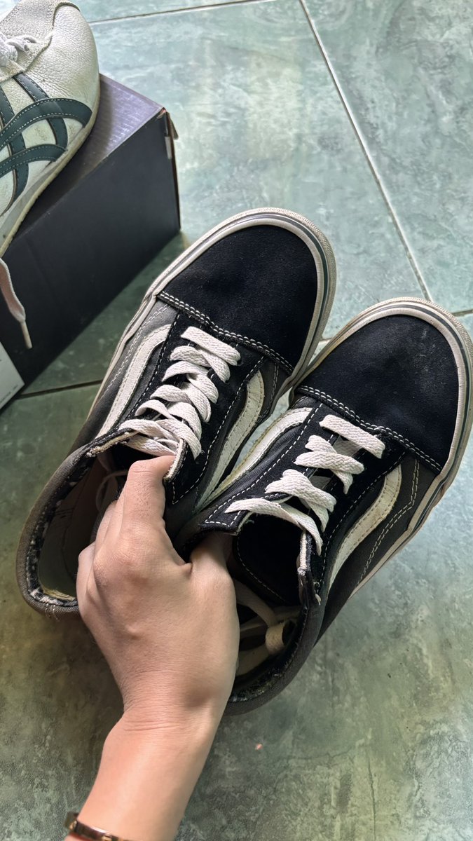himeimeii's tweet photo. masih ad ya ini ori store semua pemakaian pribadi nego aja aku jual murah buat ngurangi sepatu https://t.co/ZqFCKendXN