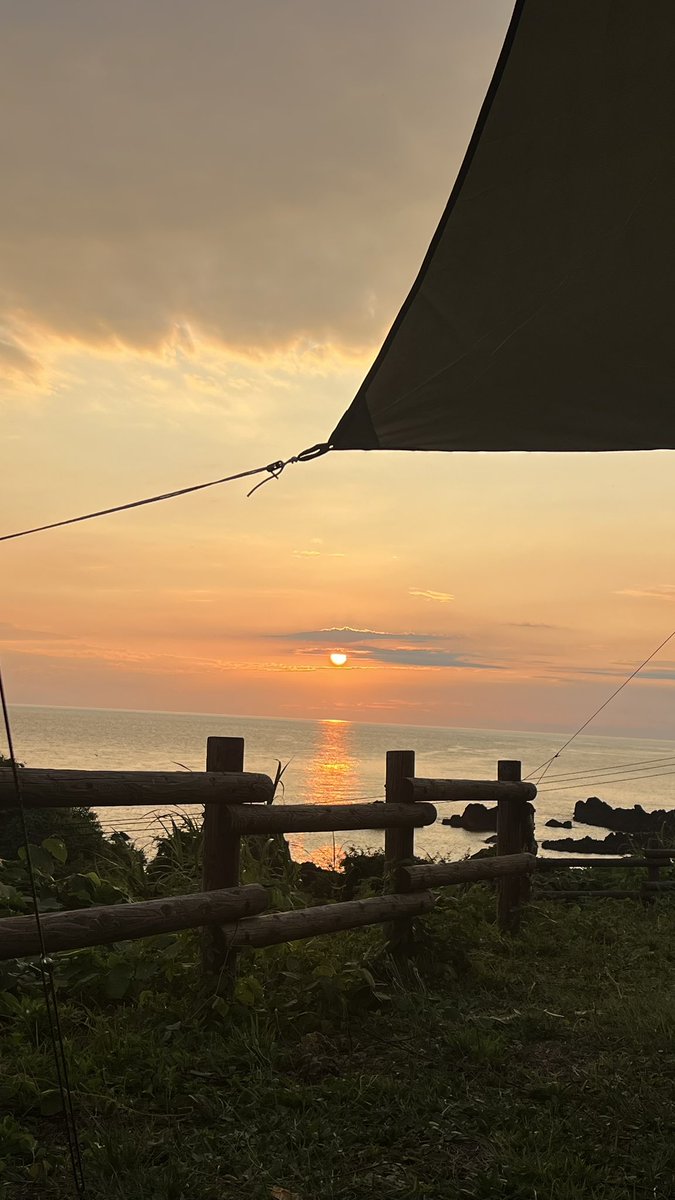 Satoshi_Itaba's tweet photo. 海沿いは涼しい🎐 https://t.co/W6hs90Bsyj