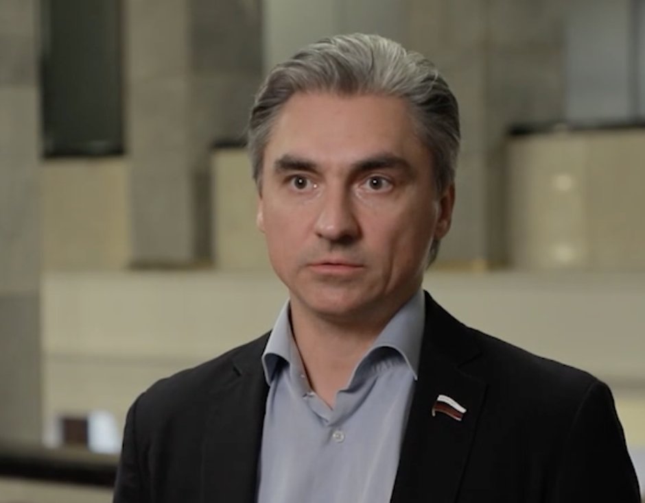 В Госдуме пообещали включить Max в число сервисов, работающих при отключении интернета

В «белый список» работающих при атаках дронов сервисов, который может появиться до конца года, войдет госмессенджер Max, сообщил «Парламентской газете» зампред Комитета Госдумы по