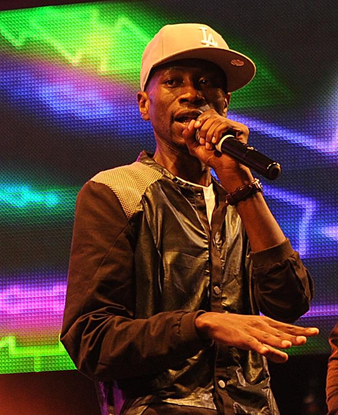 dailysunsa's tweet photo. Kwaito star's mum: He calmed me down with money!π°
#ThuleKhoma #BigNuz #RMashesha
https://t.co/8MPzb2wCGf