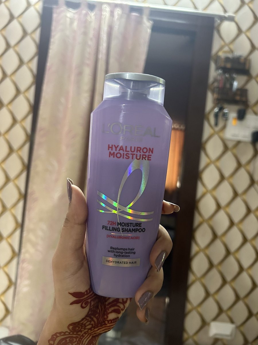 snehasingh_3's tweet photo. Jio mart has just started a quick 10 mins delivery in my town so i ordered today and what i got is a used shampoo bottle and now i cant even return it 
Look into this @JioMart #jiomart https://t.co/XHGj4ab7YQ