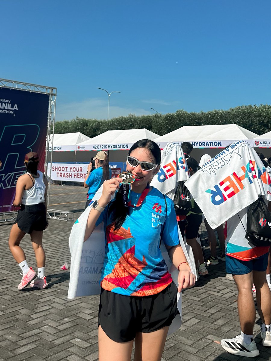 MariaAglipay's tweet photo. tired but alive: a privilege to be exhausted to pursue a challenge of your choosing.

half-marathon newbie just passing through.  🏅🏃🏻‍♀️🍃
#GalaxyManilaMarathon #Runrio https://t.co/JYFGcR8YfO