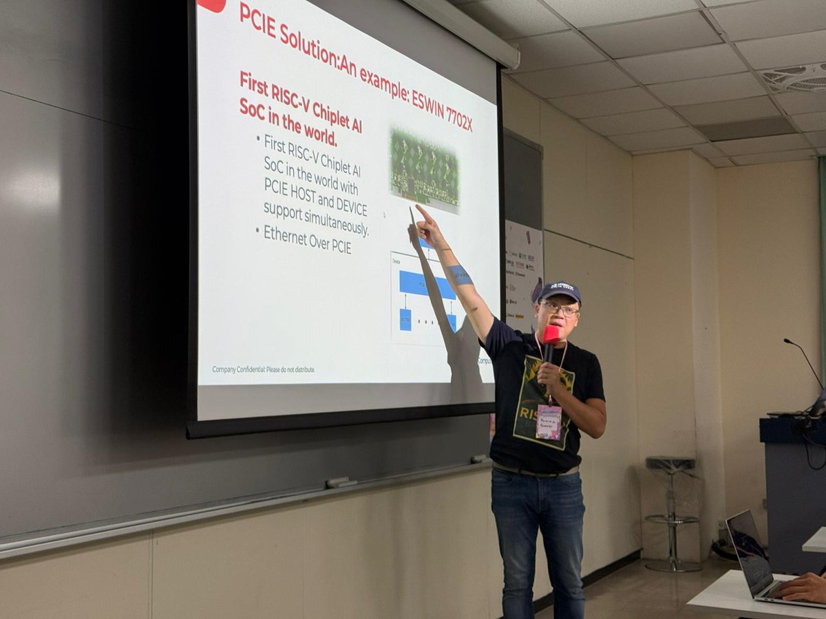 Proud to be part of #COSCUP 2025! <a href="/Yuning_XC5/">YN</a> shared our story in the Hardware Track — how DeepComputing is turning the vision of RISC-V into reality.

#COSCUP #RISCV #OpenSource #DeepComputing