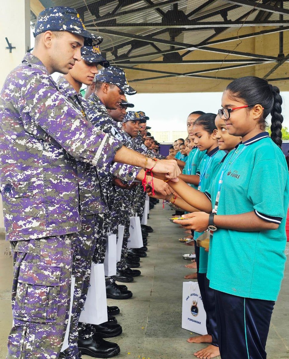 IN_GDD's tweet photo. As part of #RakshaBandhan celebrations, 30 school girls under the aegis of #invinciblengo tied rakhis to naval personnel of #INSSardarPatel at Porbandar. The young students also participated in a plantation drive to pay tribute to the armed forces. ⚓ #IndianNavy #GreenIndia https://t.co/l2u4sycORs