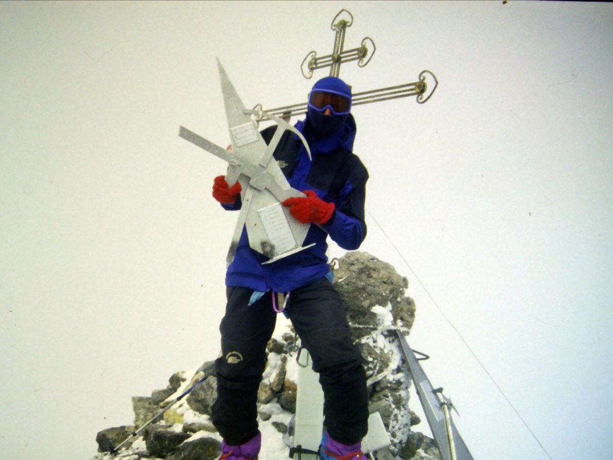Este mes se cumple el 25 aniversario de mi ascensión al Elbrús (5.642 m), la montaña más alta de Europa.
 
Mi recuerdo traumático: cuando aterricé en Moscú mi equipaje no apareció.

Lee el post completo aquí:

linkedin.com/posts/juancarl…