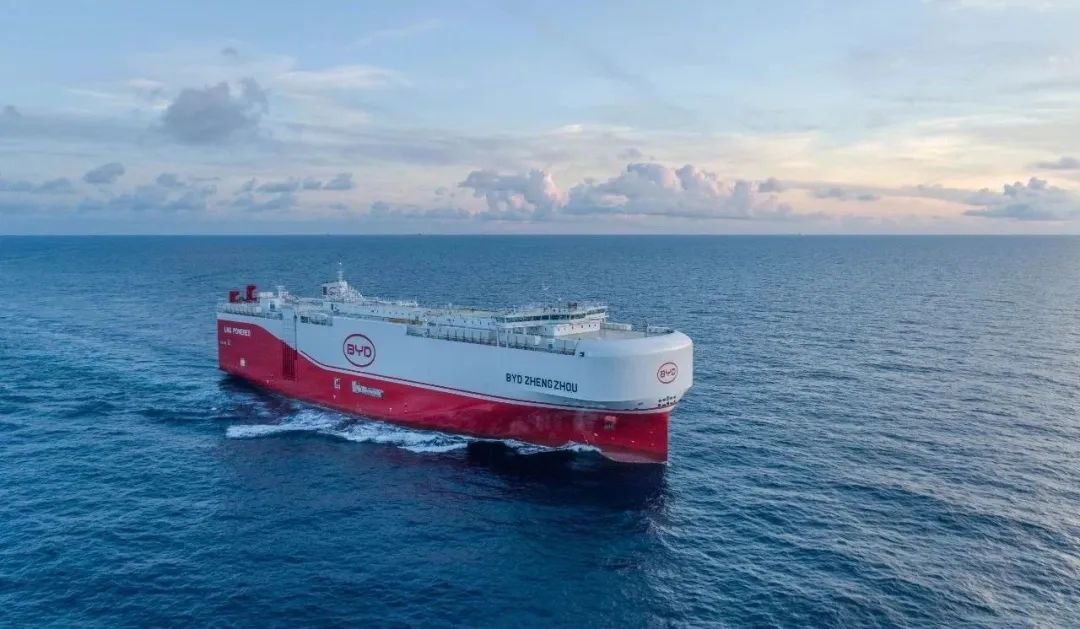 CCSMaritime's tweet image. 🚢 Surveyed by CCS, an 7,000-CEU (car equivalent unit) #dual-fuel Pure Car and Truck Carrier (#PCTC) “BYD ZHENGZHOU” - was officially named and delivered!
This vessel has the following features:

• Dual-fuel propulsion system
• Permanent magnet shaft generator
• CCS Notation