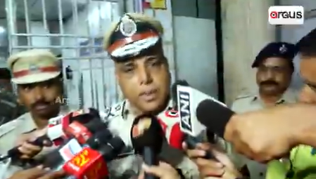 ArgusNews_in's tweet photo. #Bargarh : Gaisilet girl death case: Northern Range IG Himanshu Lal said UD case has been registered and investigation underway
 "The girl had been staying  in hostel. But for the last one month she was staying in house as she was unwell. She was supposed to go to hostel in two-three days. We are conducting investigations from different angles. Action will be taken as per law,"  says Lal

#GirlDeath #Bargarh #HimansuLal