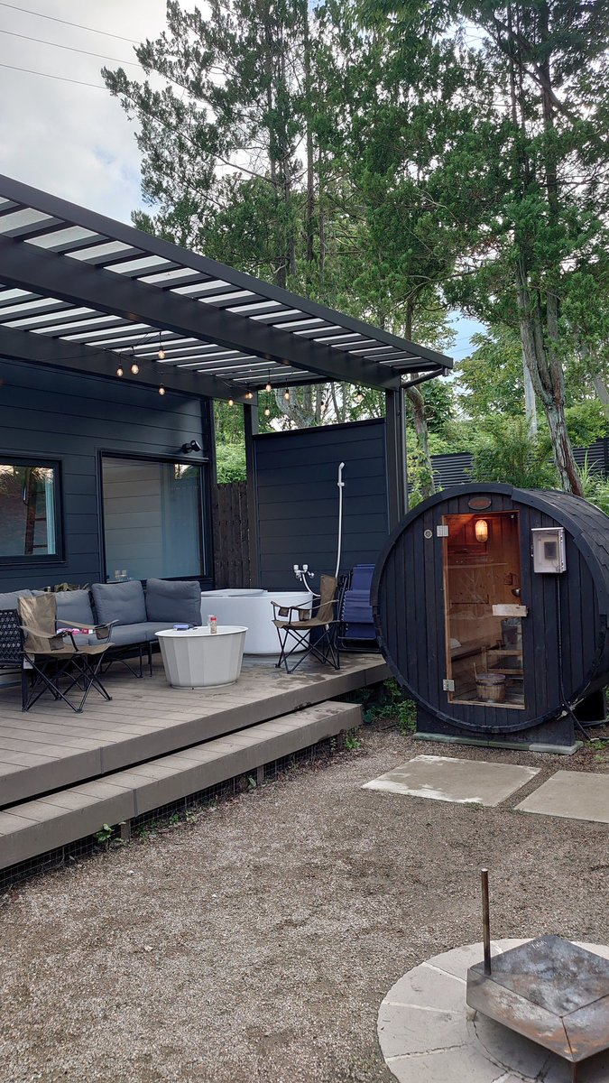 滝沢市 LCO－RESORTさんへ✨

サウナ→水風呂→焚き火→ビールの無限ループに入ります(￣ー￣ゞ－☆

#グランピング
#バレルサウナ