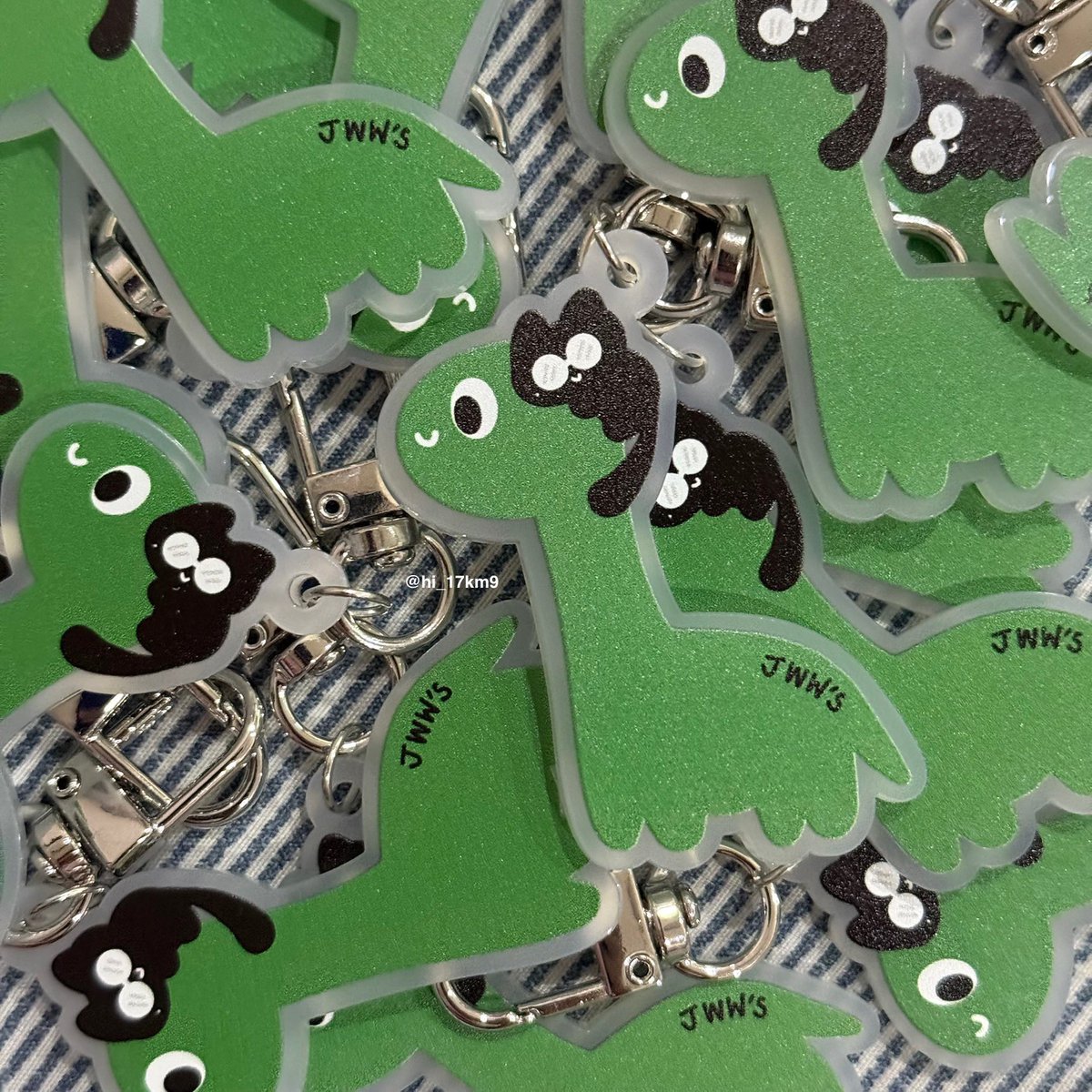 hi_17km9's tweet photo. 🖤🦖 https://t.co/4qHt3dTL3D