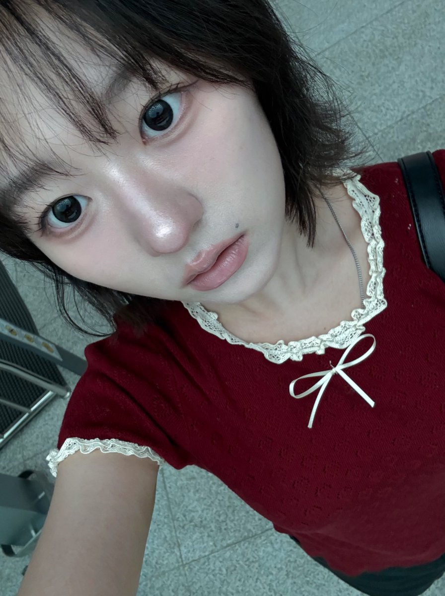 pastelgirl70538's tweet photo. 공항나들이✈️🤍
전 그냥 이유없이 공항가서
돌아다니는걸 좋아한답니다🛫☁
Airport outing ✈️🤍
I just like going to the airport for no reason and walking around🛫☁
#파스텔걸스 #pastelgirls #희빈 #Heebin #공항 #공항패션 #공항나들이 #팡팡 #pangpang https://t.co/JJNwwEWIRe