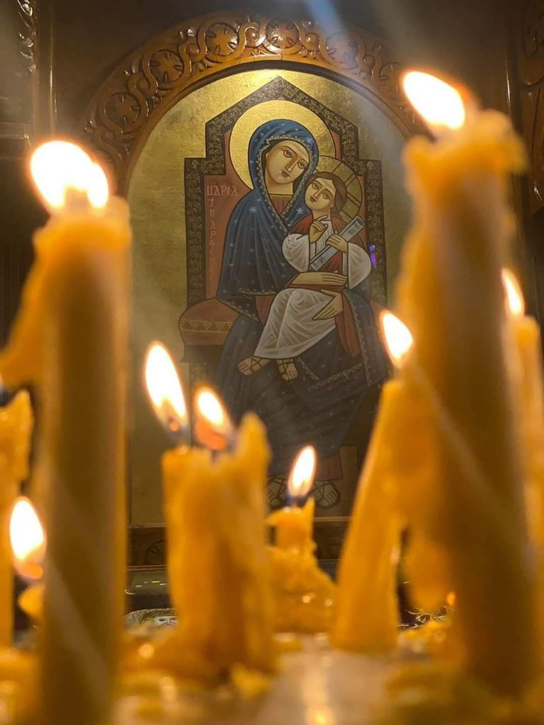 المُتألمين ، المُتعَبين ، المُرْهَقين من المحاولات، فاقدي الأمل، 
 فاقدي الشغف ، من ليس له مُعين ، الذين ليسوا قادرين أن يحتملوا إستمرار الحياة مِن شدة الألم، المَرضى، الحَزانىَ.. إشفعي فيهم🙏🏻❤️‍🩹